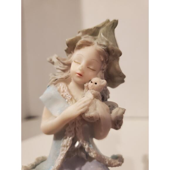 Fairy Holding Baby Cub Figurine - Picture 6 of 8